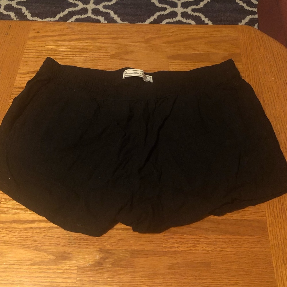 ABERCROMBIE black pull on soft short